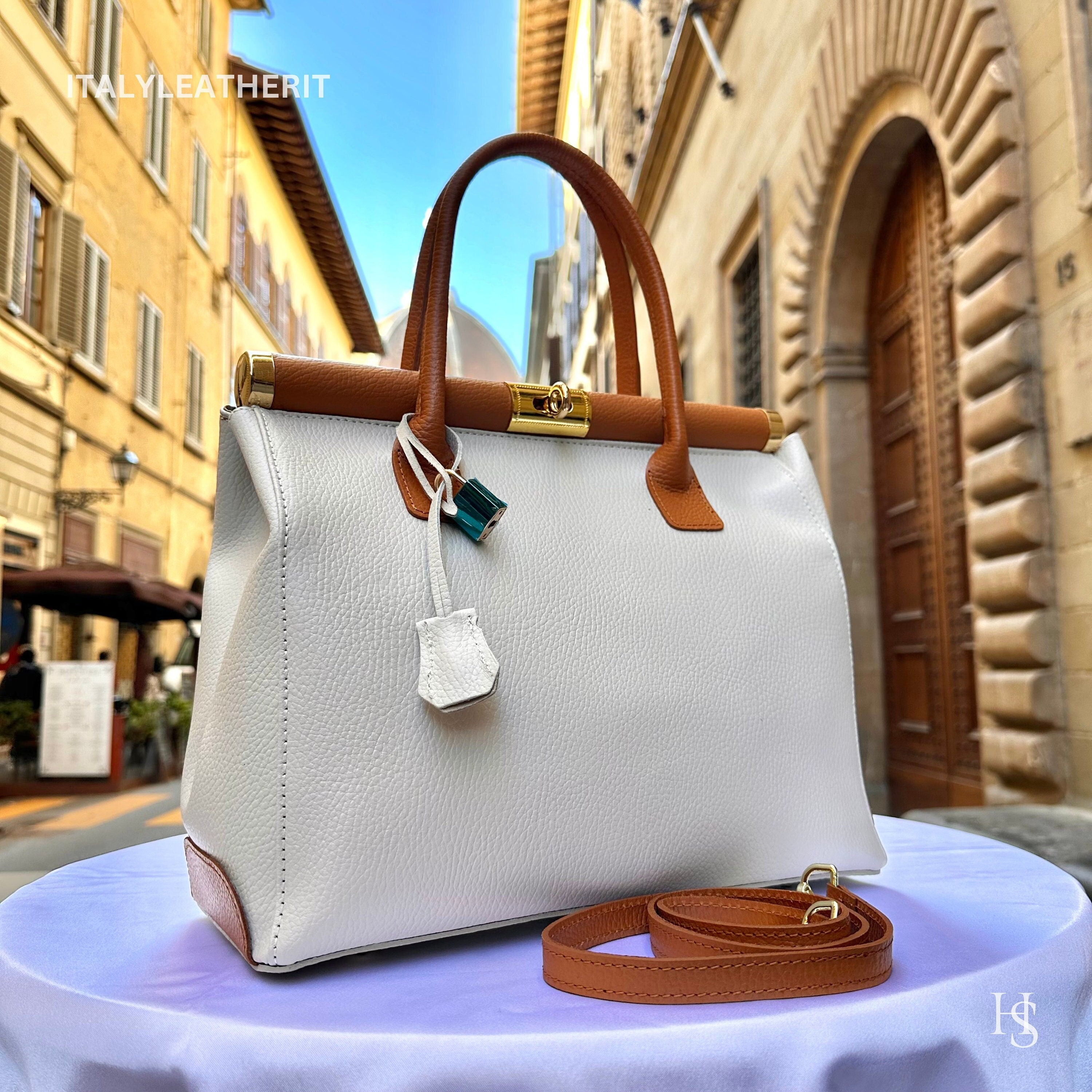 Bolsos de piel italiano hechos a mano para mujer.