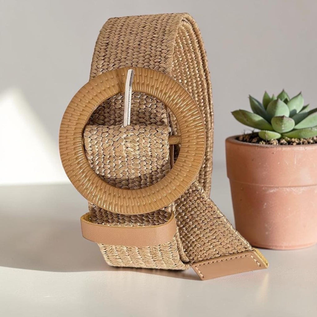Cinturón tejido estilo boho, hebilla redonda.
