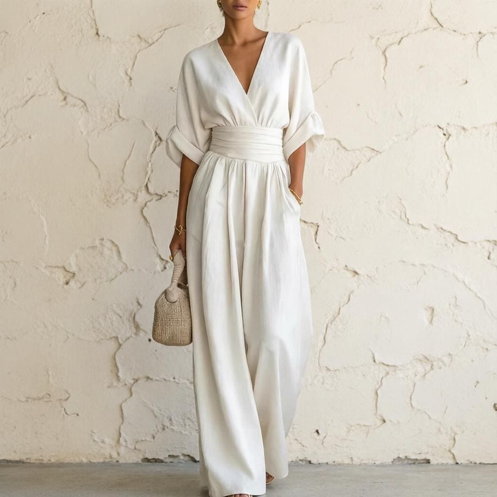 Mono de mujer estilo boho chic de pierna ancha con escote en V.