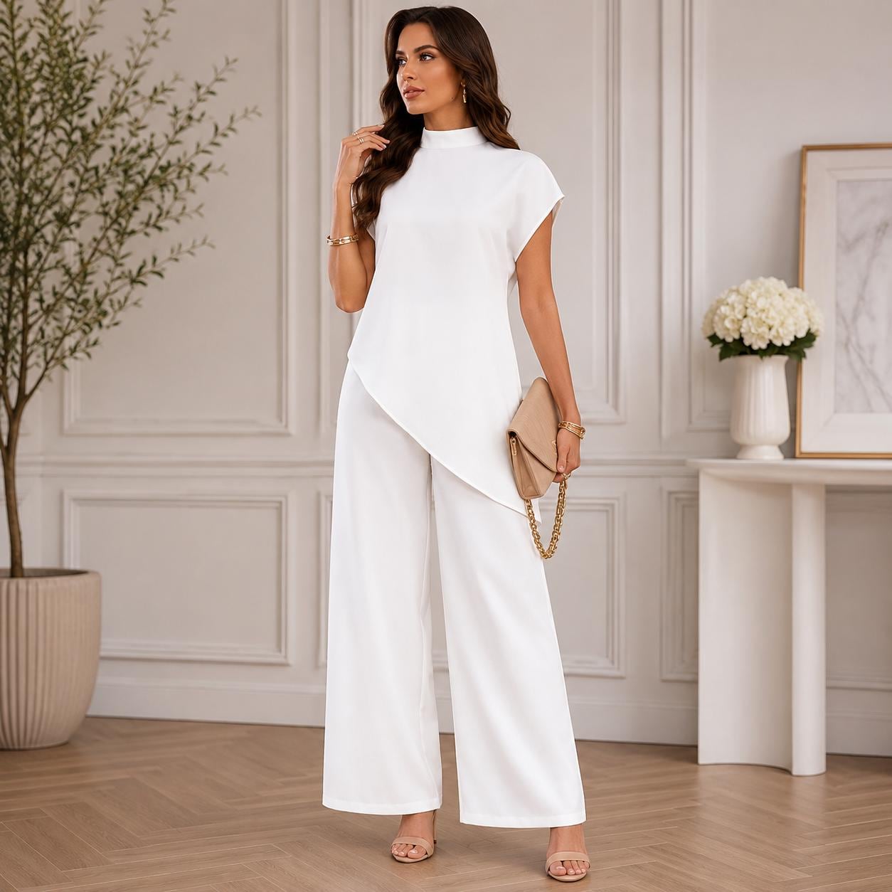 Conjunto de dos piezas pantalón ancho y top tipo túnica asimétrico.