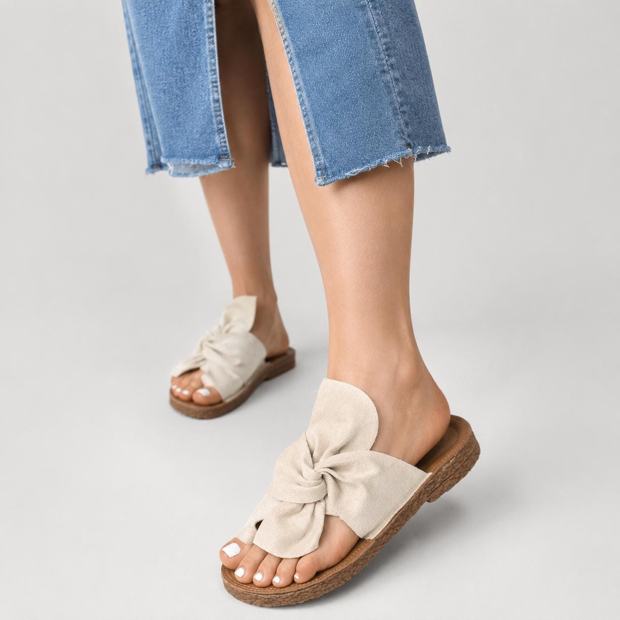 Sandalias de verano con lazo